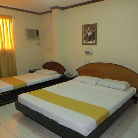 Paragon Suites Cebu Stadt Exterior foto