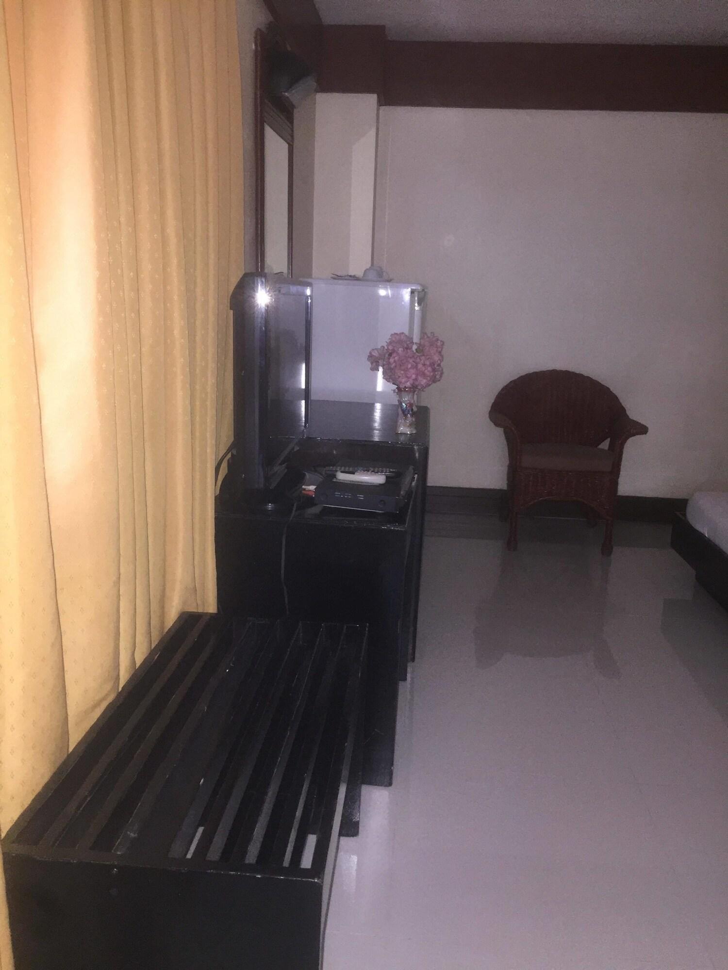 Paragon Suites Cebu Stadt Exterior foto