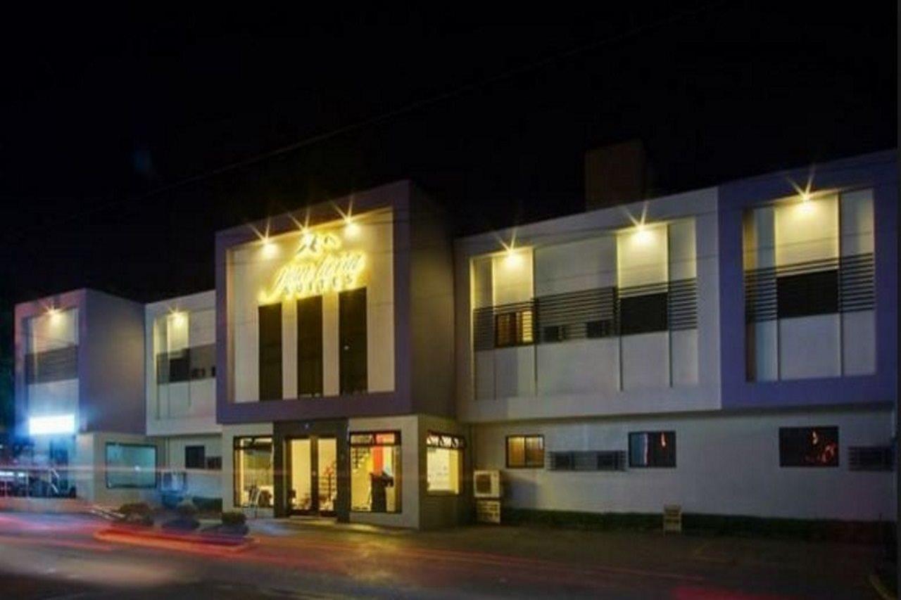 Paragon Suites Cebu Stadt Exterior foto