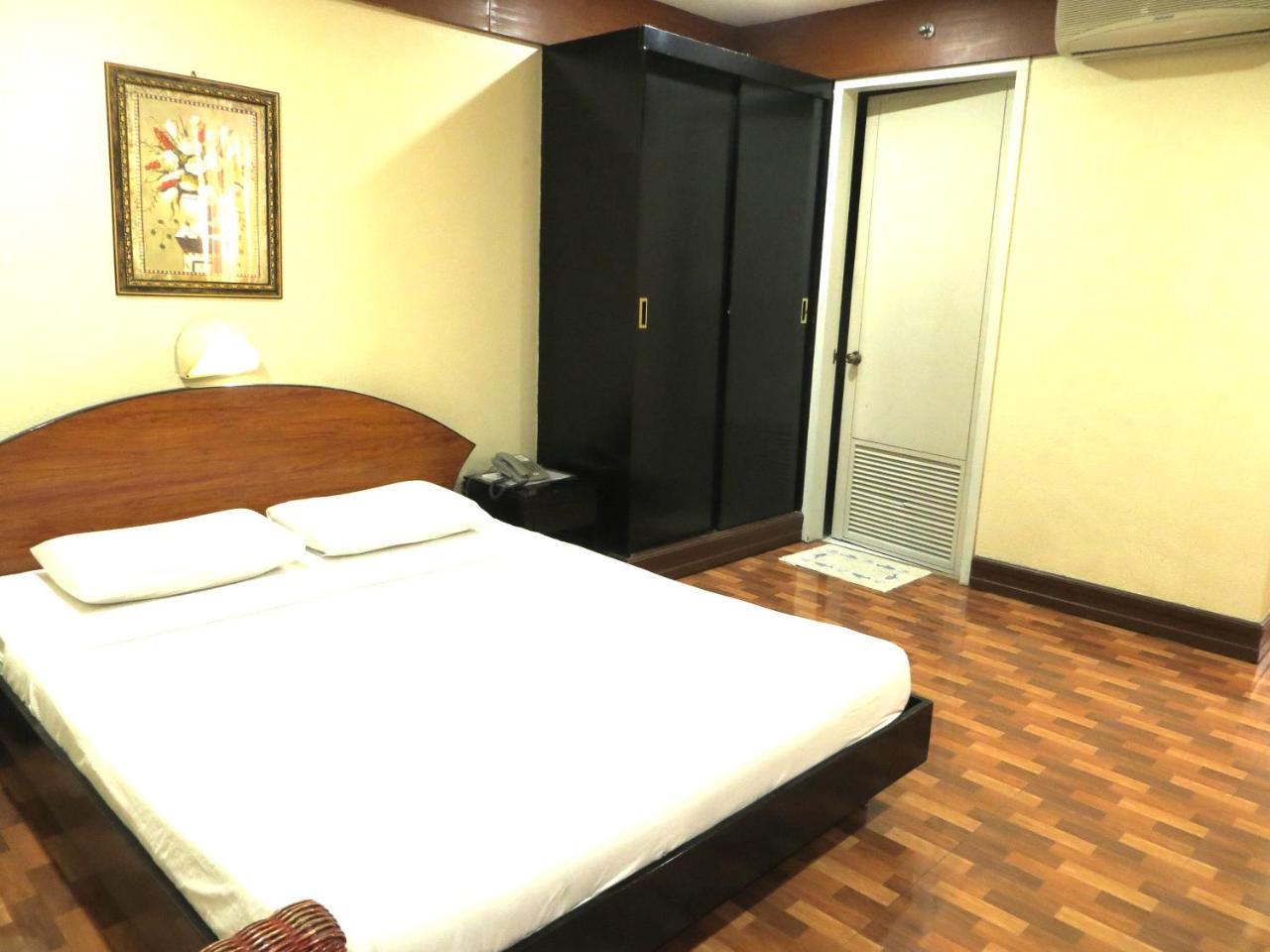 Paragon Suites Cebu Stadt Exterior foto