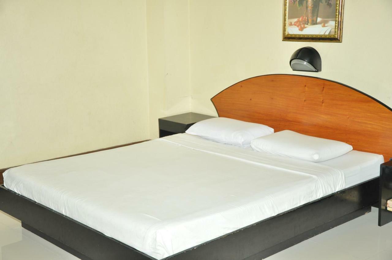 Paragon Suites Cebu Stadt Exterior foto